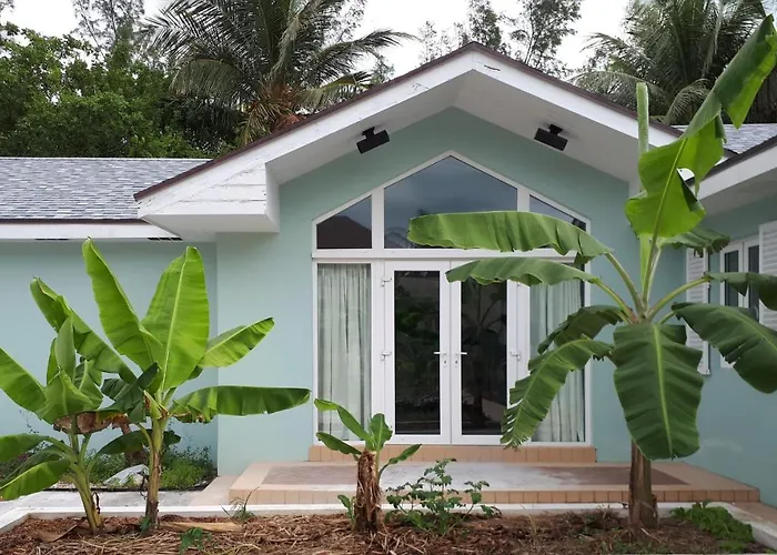Secluded And Modern Beachfront House Nassau