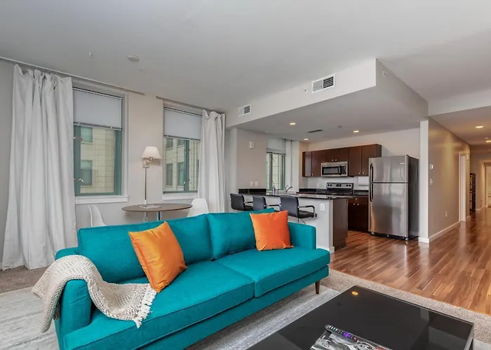 Park Pacific - Spacious Dt Apts With Free Parking By Zencity