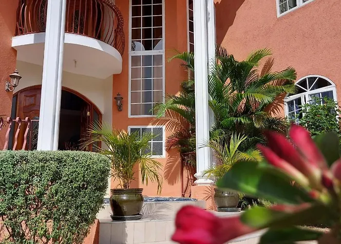 Edes Phoenix Grandeur Getaway Ocho Rios