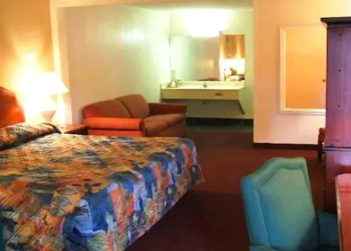 A Victory Inn & Suites - Detroit