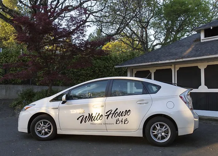 The White House Bed And Breakfast Medford