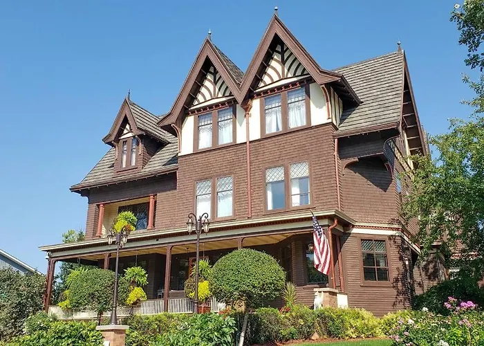 Chocolate Mansion Bed & Breakfast Sioux City