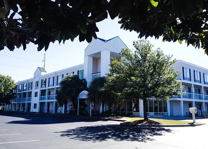 Baymont By Wyndham Wilmington