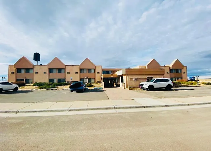 Super 8 By Wyndham Laramie Hotel