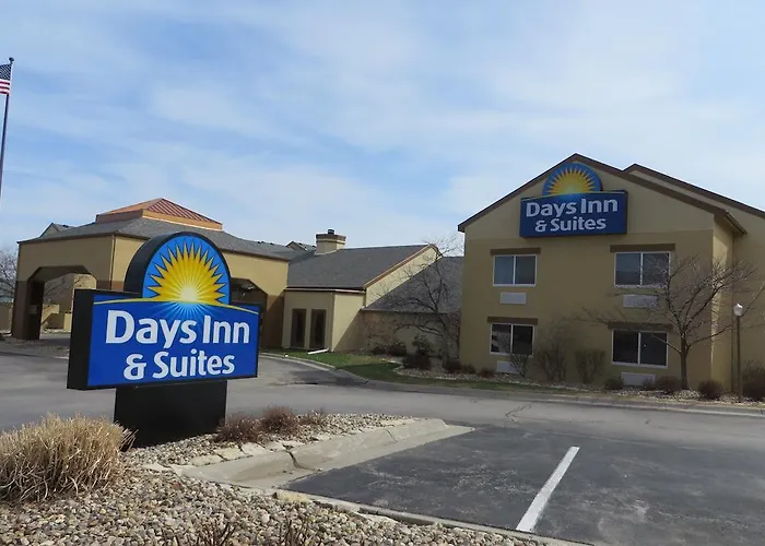Days Inn & Suites By Wyndham Omaha Ne