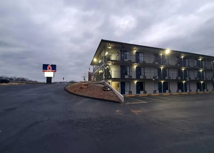 Motel 6 Branson West, Mo - Silver Dollar City