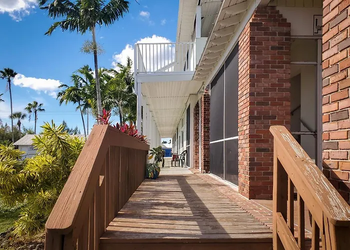 Captain'S Table Hotel By Everglades Adventures