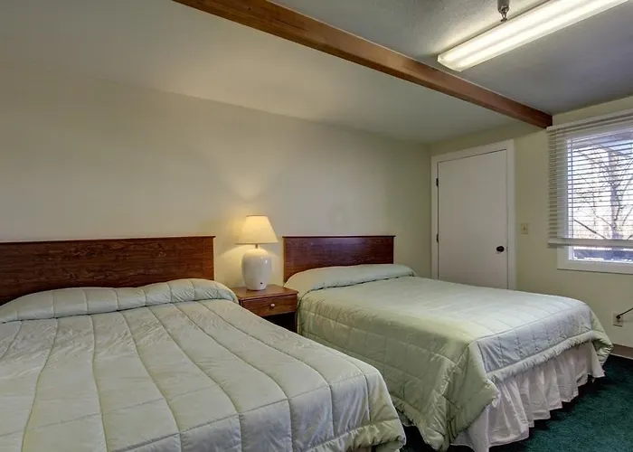 Parkwood Inn