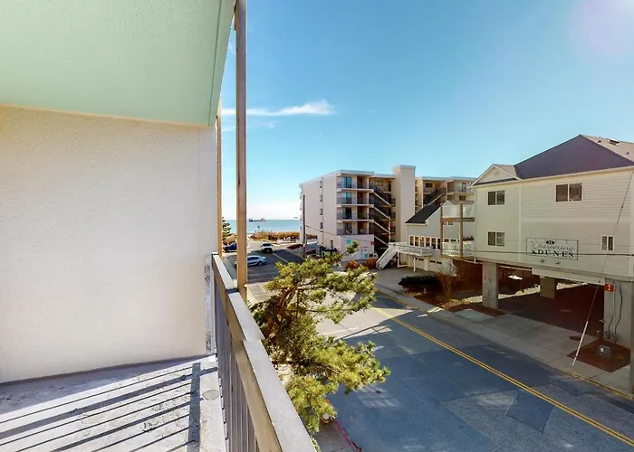 81 Beach Hill 301