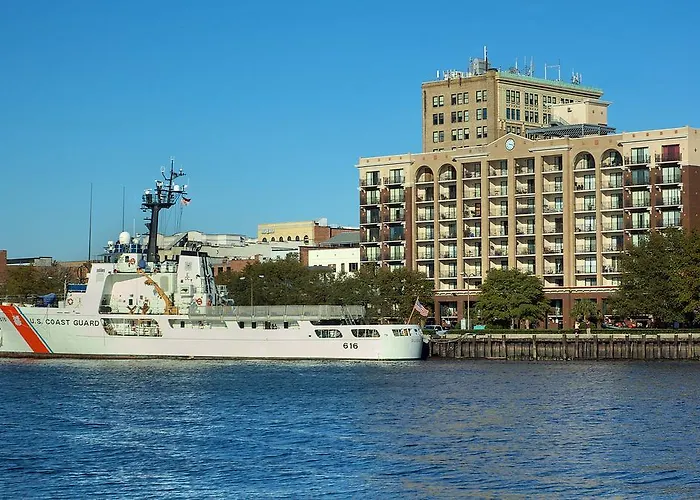 Riverview Suites At Water Street Center