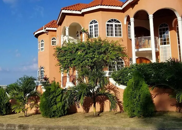 Edes Phoenix Grandeur Getaway Ocho Rios