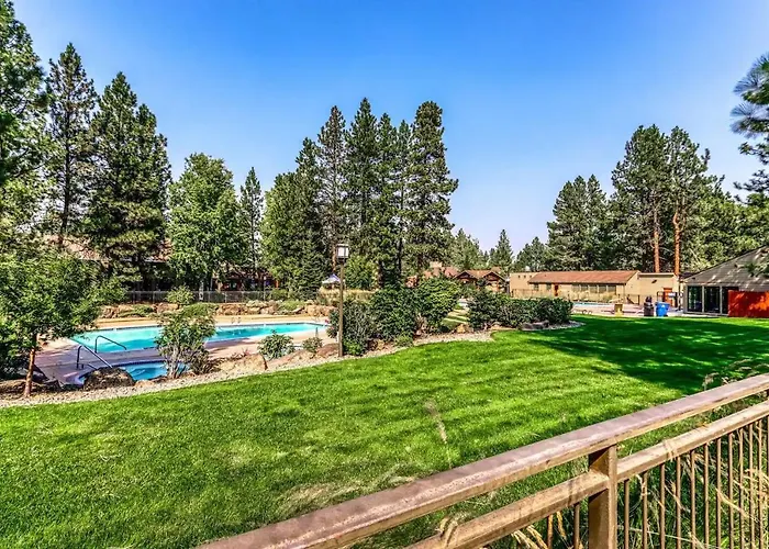 Seventh Mountain Resort