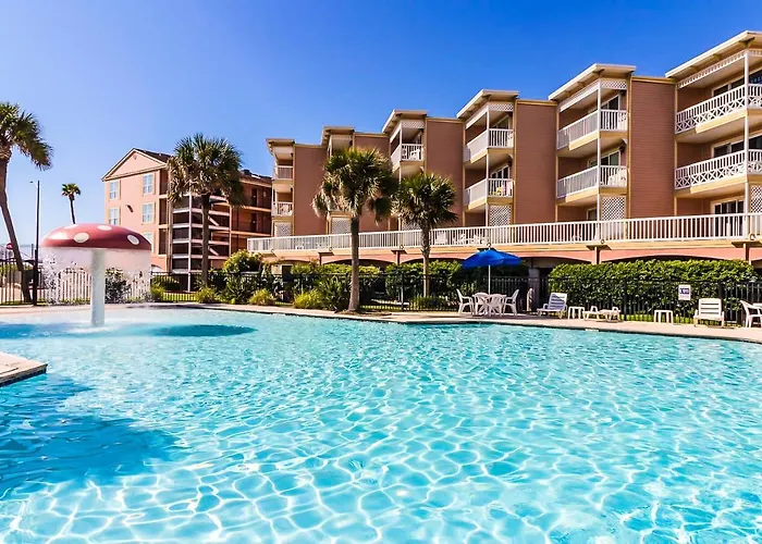 Crimson Beach Escape: Oceanfront Suite with Hot Tub & Pool Galveston