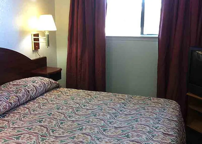 Oaktree Inn And Suites
