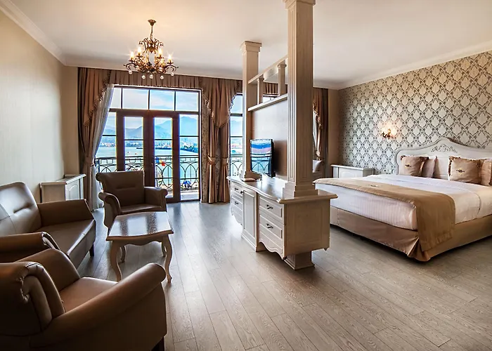 The Admiral Hotel
