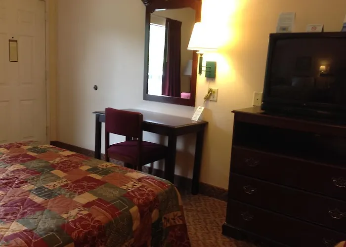 Days Inn - Chapel Hill