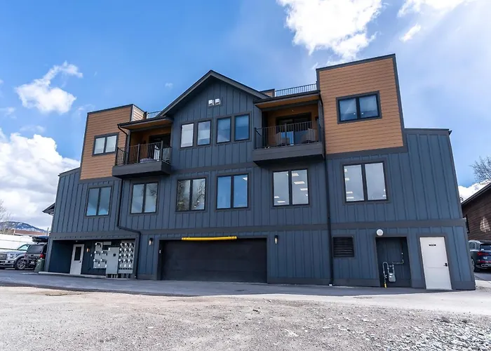 Whitefish Central Apartment