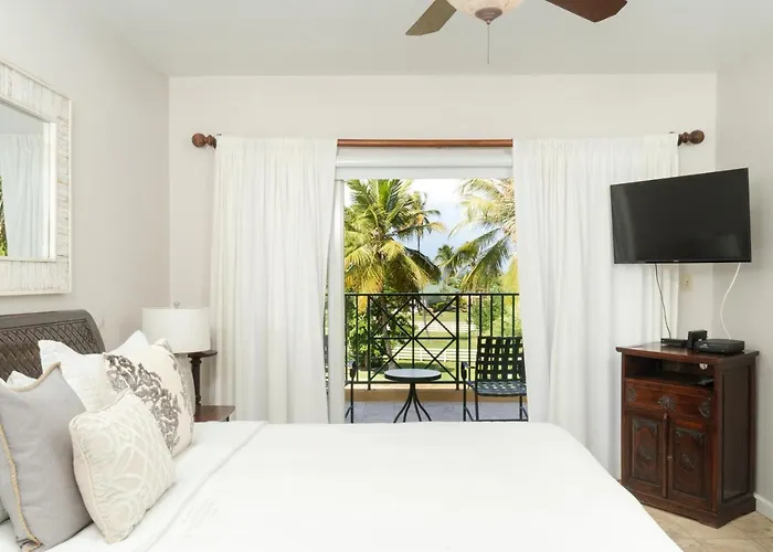 Villa Montana Beach Resort Isabela