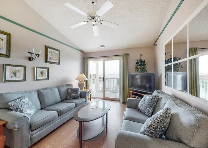 Oasis On The Bay 304