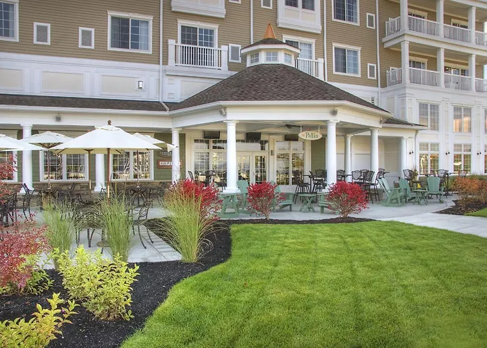 Watkins Glen Harbor Hotel