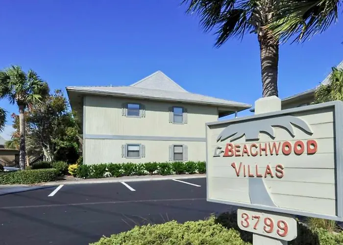 Beachwood Villas F-4