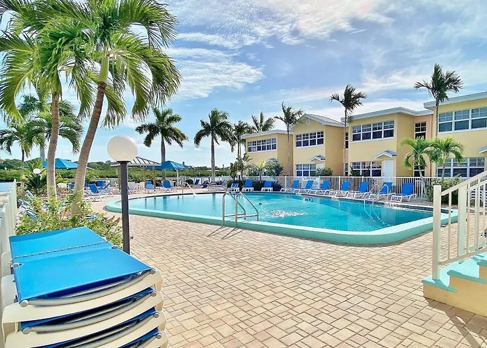 Barefoot Beach Resort E102