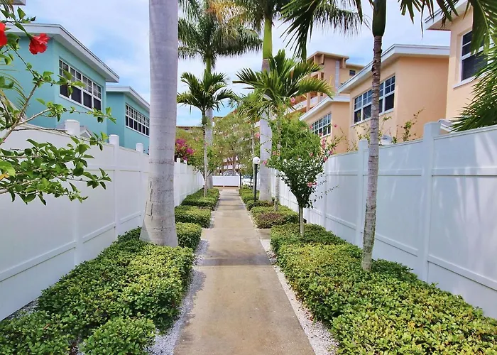 Barefoot Beach Resort E102