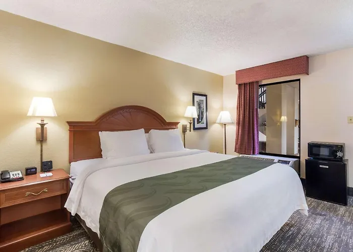 Quality Inn - Hamilton Place