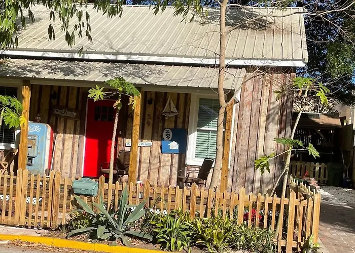 150 Year Old Restored Lincolnville Cottage St. Augustine