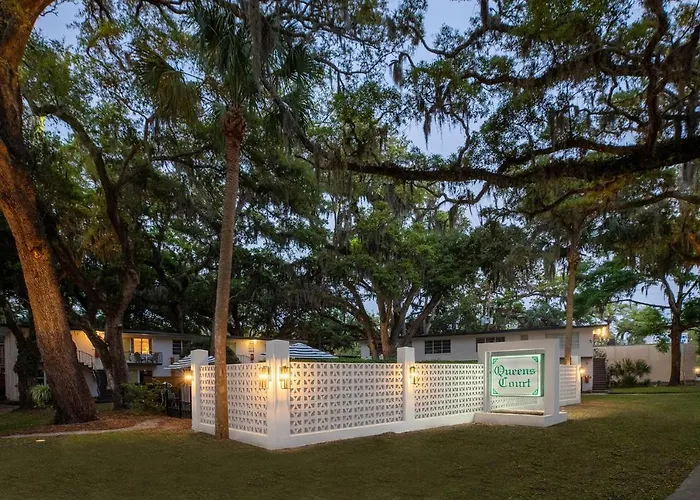 Queen'S Court Inn St. Simons Island