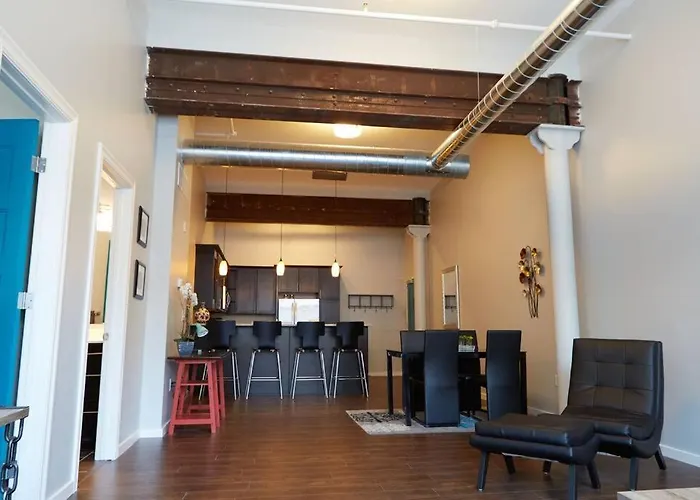 2Br 2Ba Loft In Historic Downtown Kc