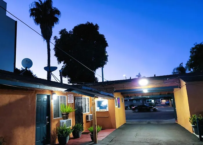 Day N Night Inn - Near Universal Studios Hollywood Los Angeles