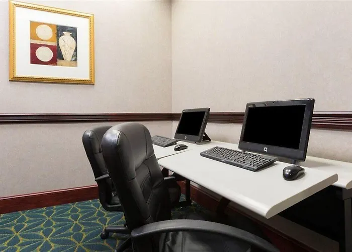 Ramada Plaza By Wyndham Louisville Hotel Confere