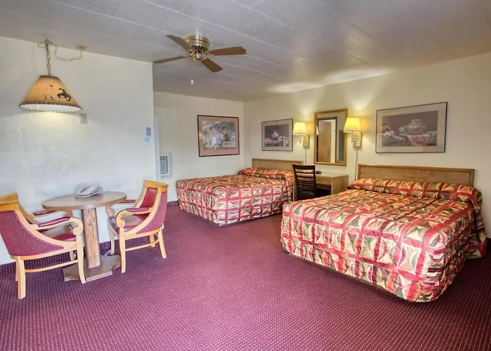 Kiva Motel Show Low