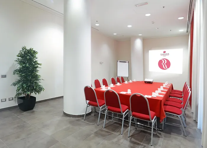 Ramada Plaza By Wyndham Milano Hotel