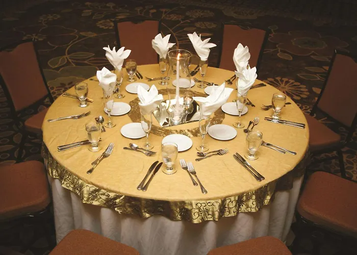 Doubletree Suites By Hilton At The Battery Atlanta Smyrna