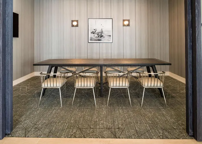 Doubletree By Hilton Boston Logan Airport Chelsea
