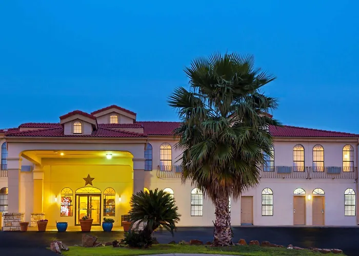 Days Inn By Wyndham Near Seaworld San Antonio