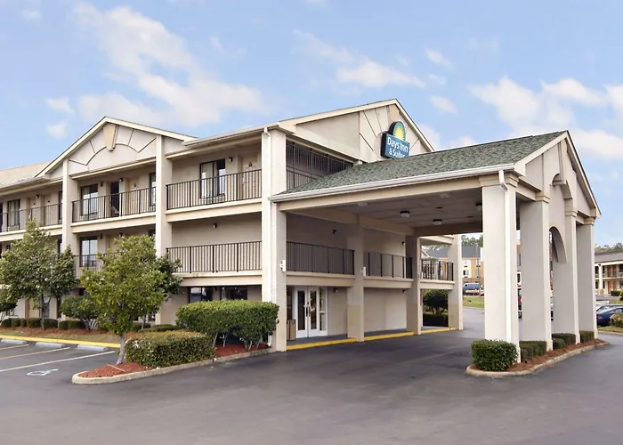 Days Inn & Suites Mobile Tillmans Corner