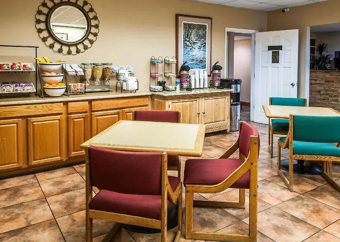 Rodeway Inn East