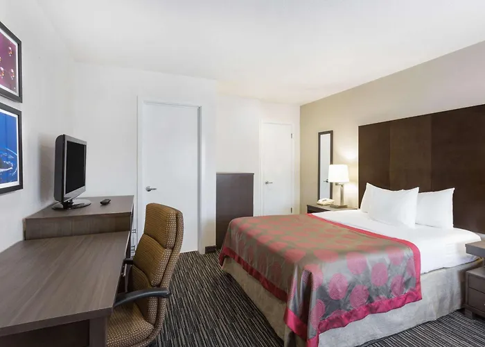Ramada By Wyndham Monterey Hotel
