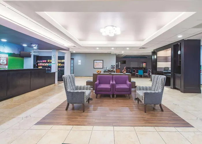 La Quinta By Wyndham Tulsa Airport / Expo Square Hotel