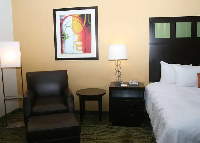 Hampton Inn & Suites Tulsa-Woodland Hills