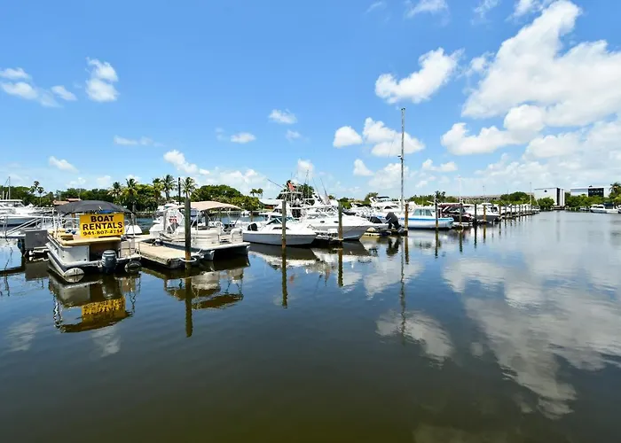 Remodeled, Huge Pool, Tiki Bar & Grill, Quiet Room South Bradenton