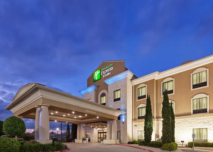 Holiday Inn Express & Suites Victoria By Ihg