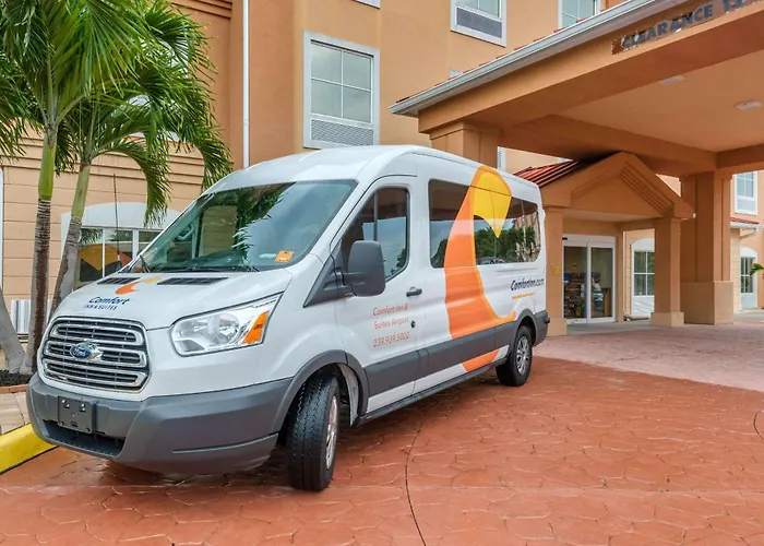 Comfort Inn & Suites Fort Myers Airport