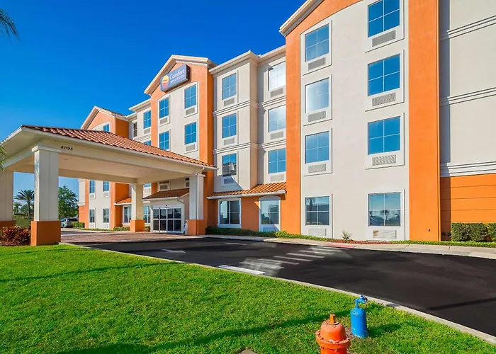 Comfort Inn & Suites Maingate South Davenport