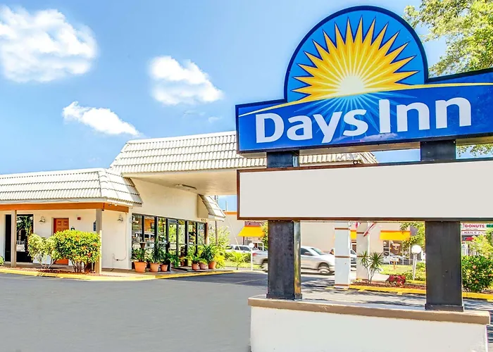 Days Inn By Wyndham St. Petersburg Central