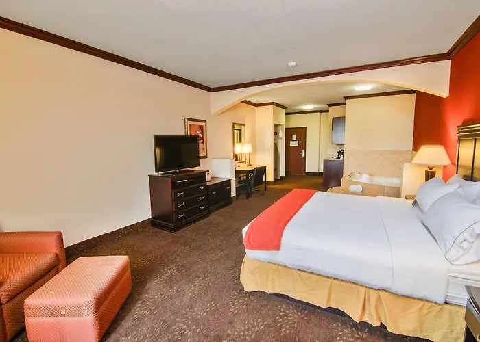 Holiday Inn Express Hotel & Suites Terrell By Ihg