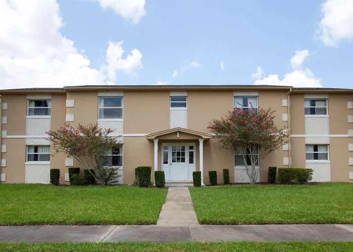 Super 8 By Wyndham Kissimmee Motel
